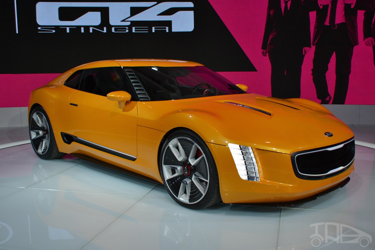 Kia GT4 Stinger concept at 2014 NAIAS front three quarters