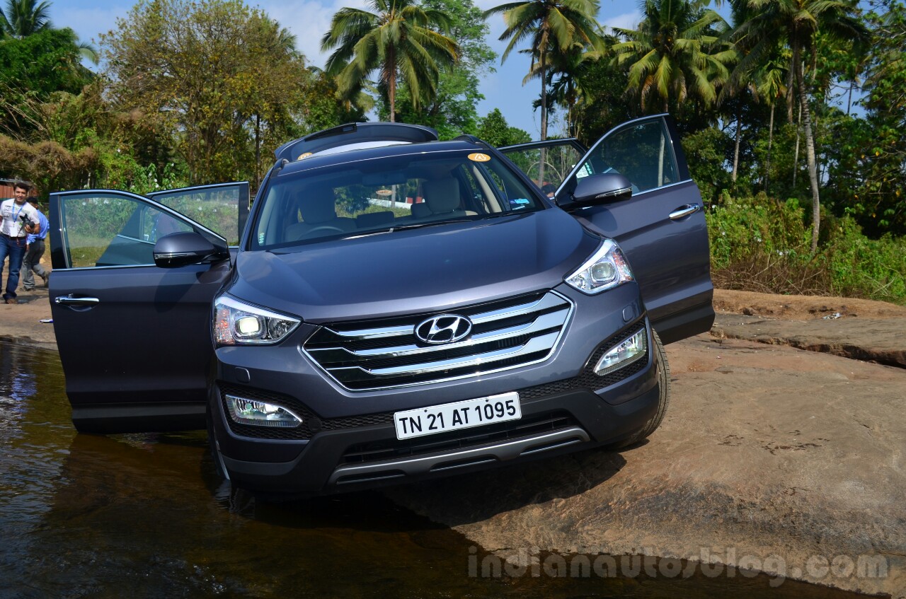 2013 Hyundai Santa Fe Review front doors open