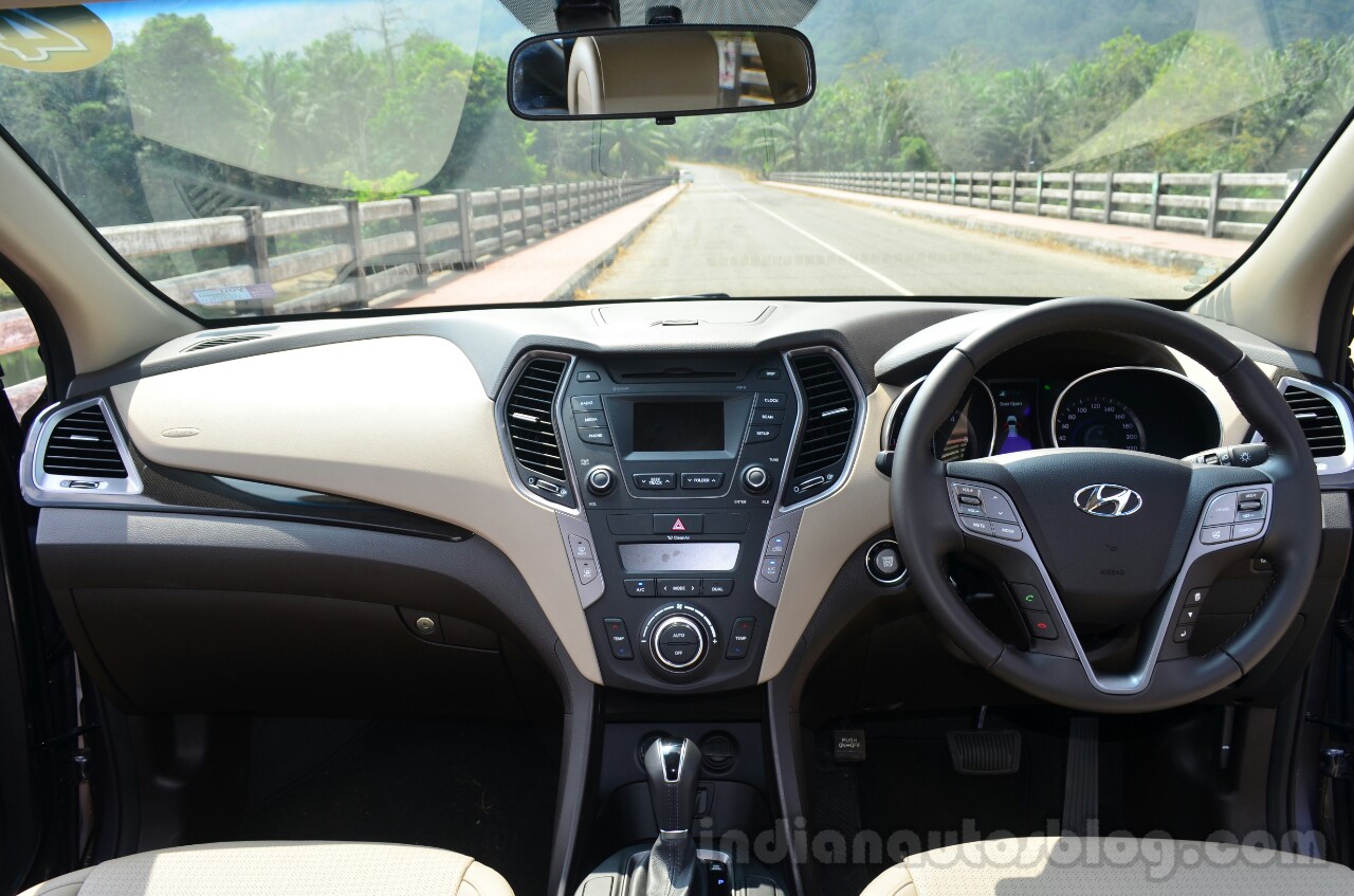 2013 Hyundai Santa Fe Review interior
