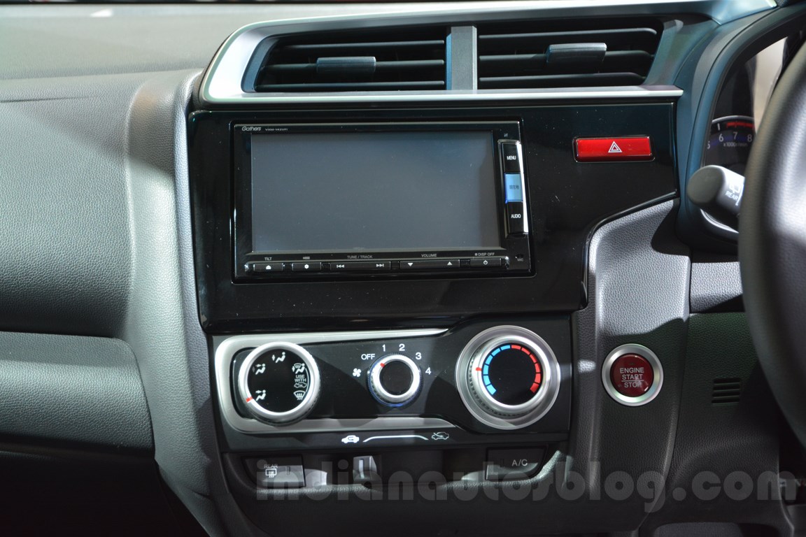 Honda Jazz dashboard at 2014 Auto Expo