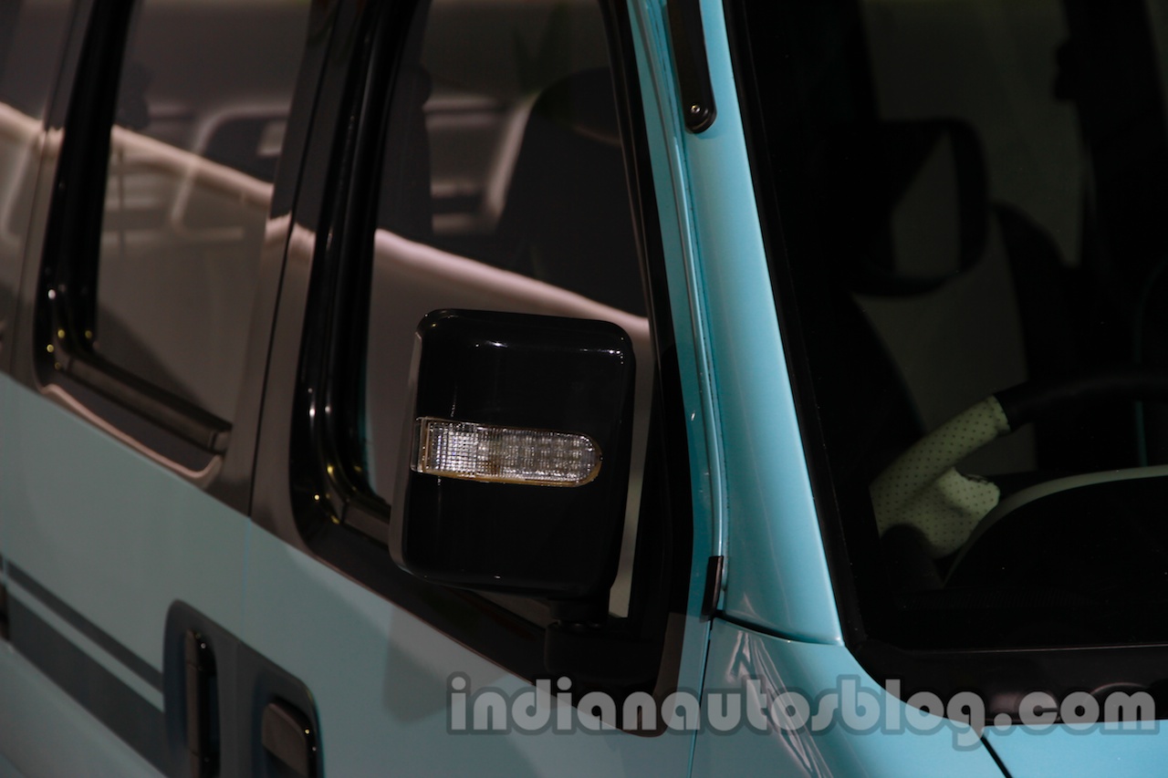 Maruti EECO Piknik mirror