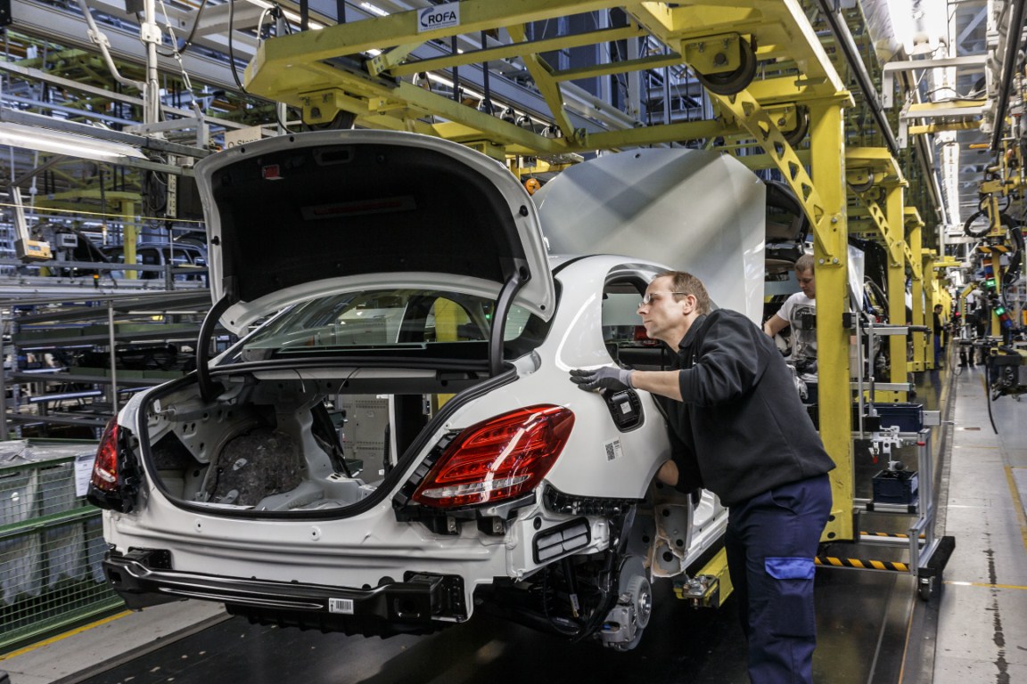 Servo pressline at Mercedes-Benz plant Bremen 