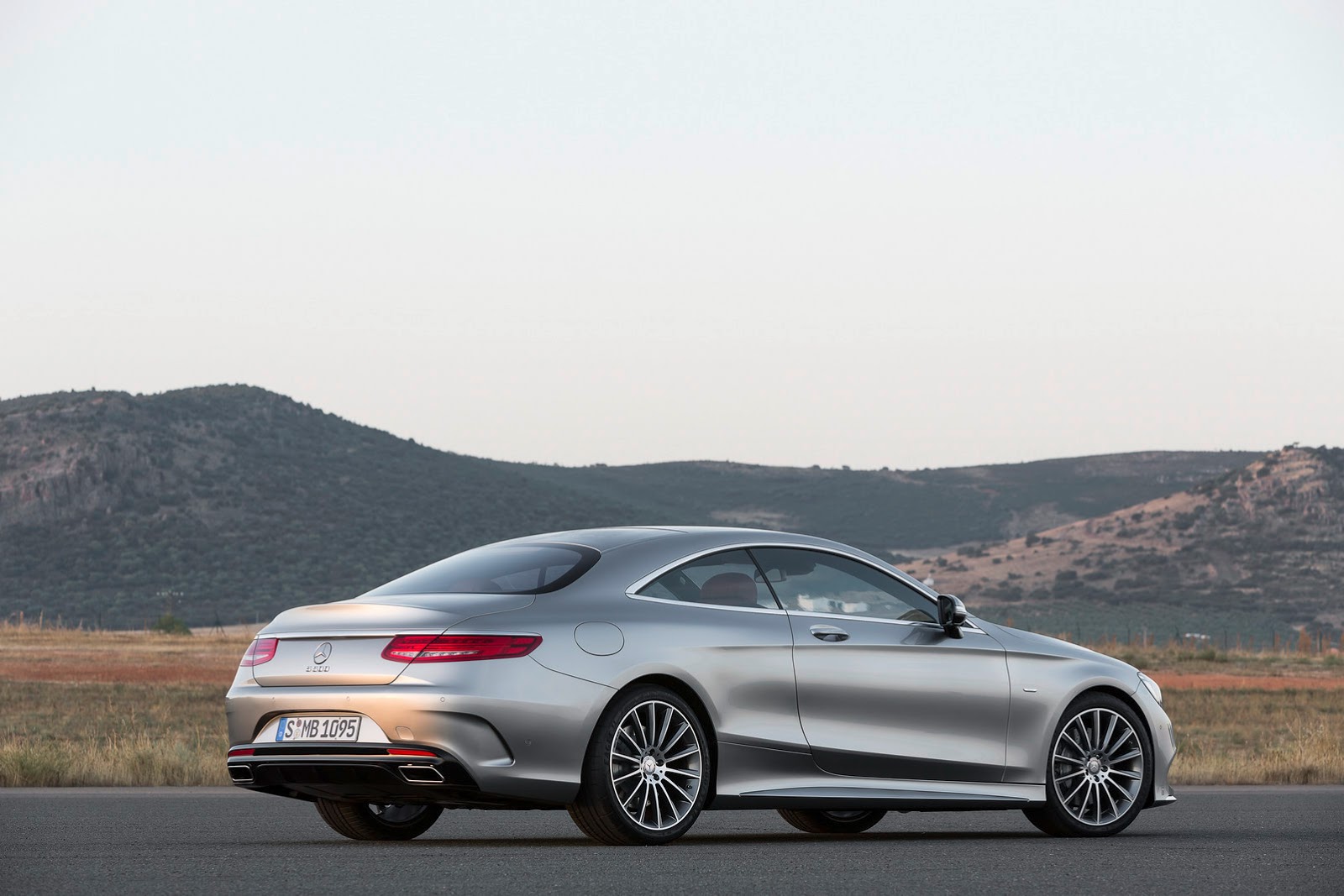 Mercedes-benz S-class Coupe S500 Rear Quarter View