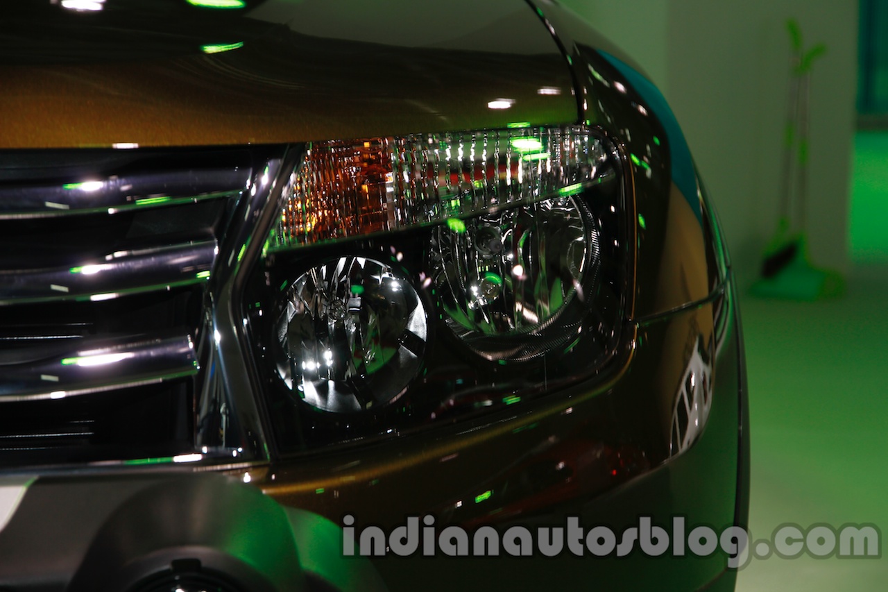 Renault Duster Adventure Edition headlamp at Auto Expo 2014
