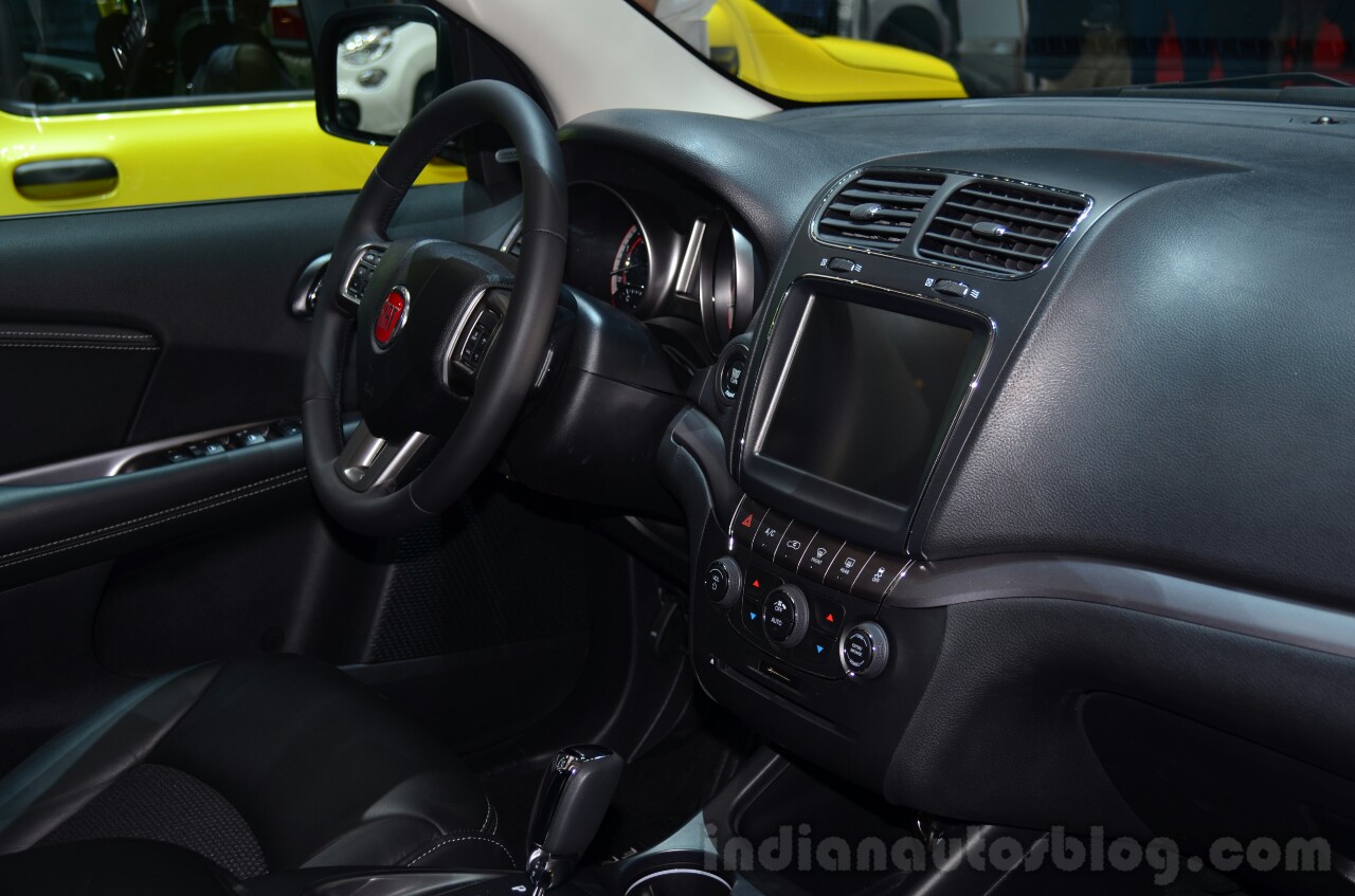 Fiat Freemont Cross - Interior 