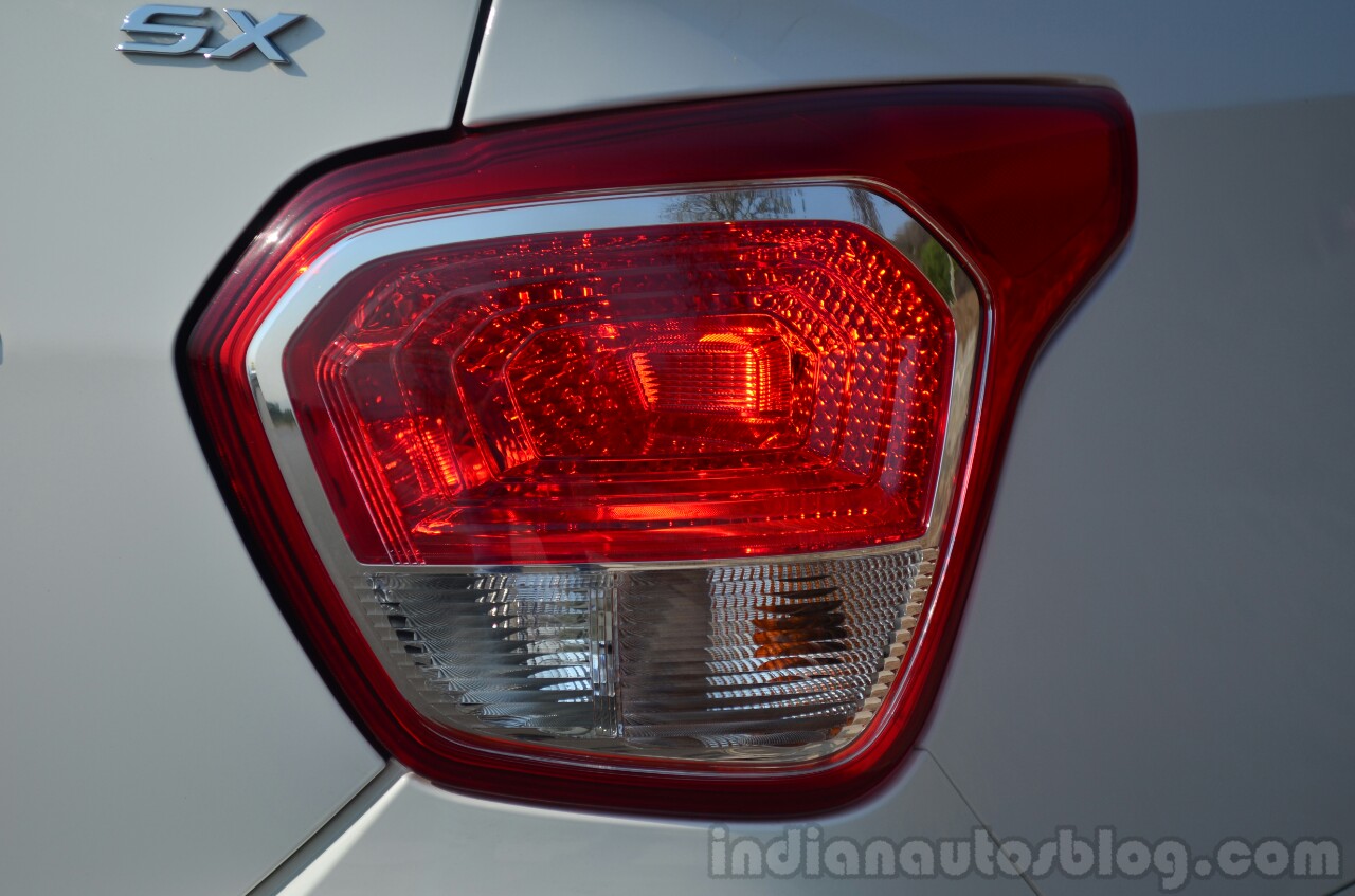 Hyundai Xcent Review brake light