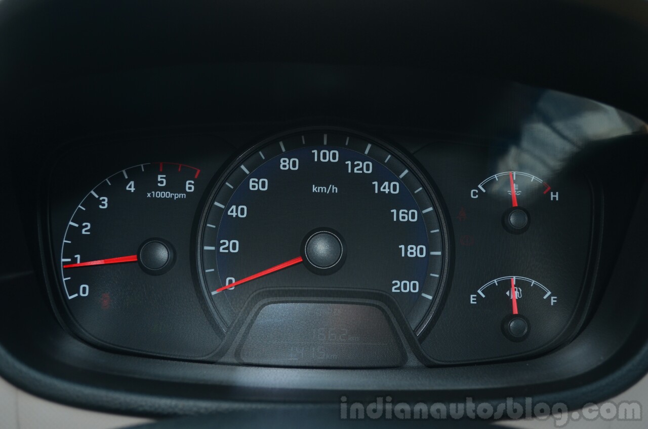 Hyundai Xcent Review instrument cluster