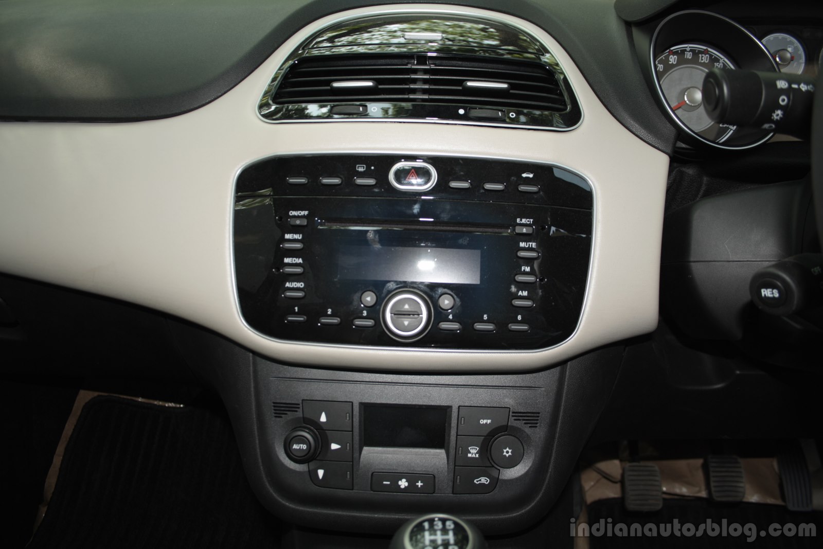 New Fiat Linea center console