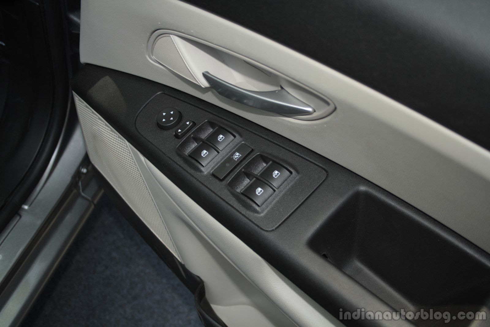 New Fiat Linea power window switch