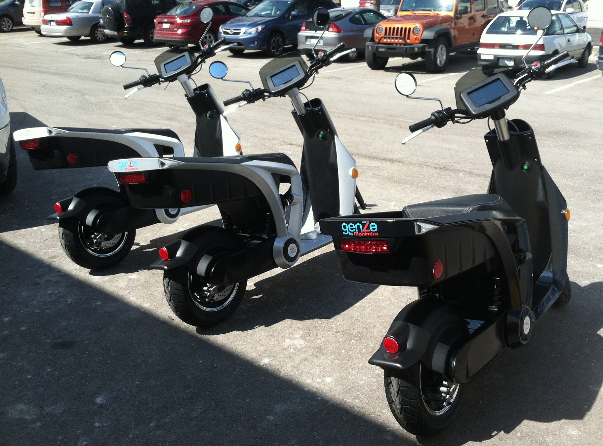 mahindra electric scooter