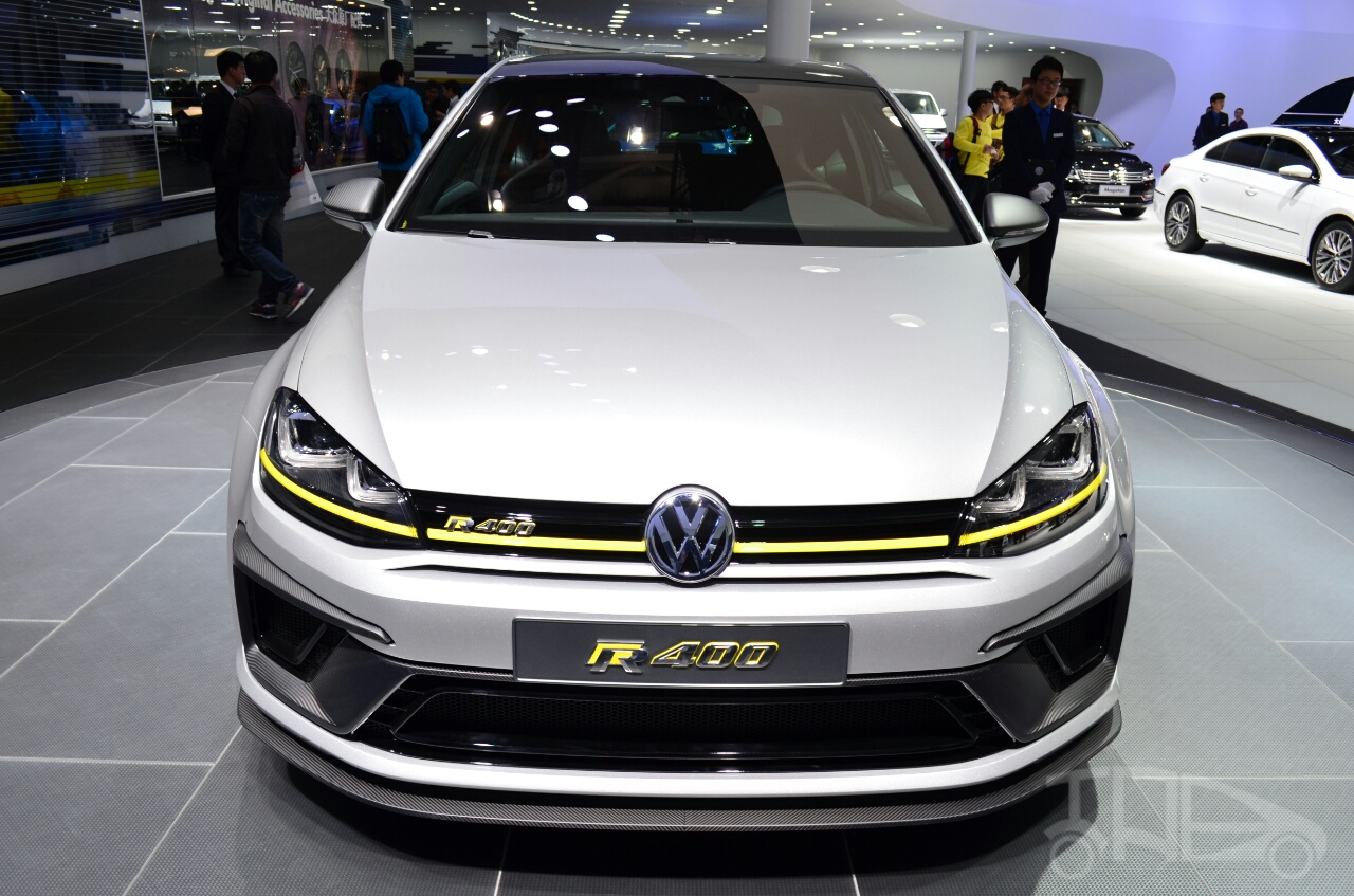 VW Golf R-400 Concept - Beijing Live
