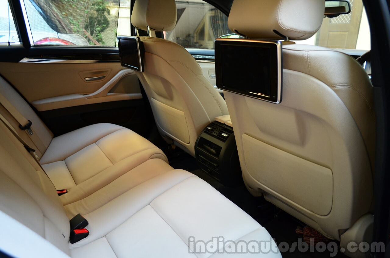 2014 BMW 530d M Sport Review rear legroom