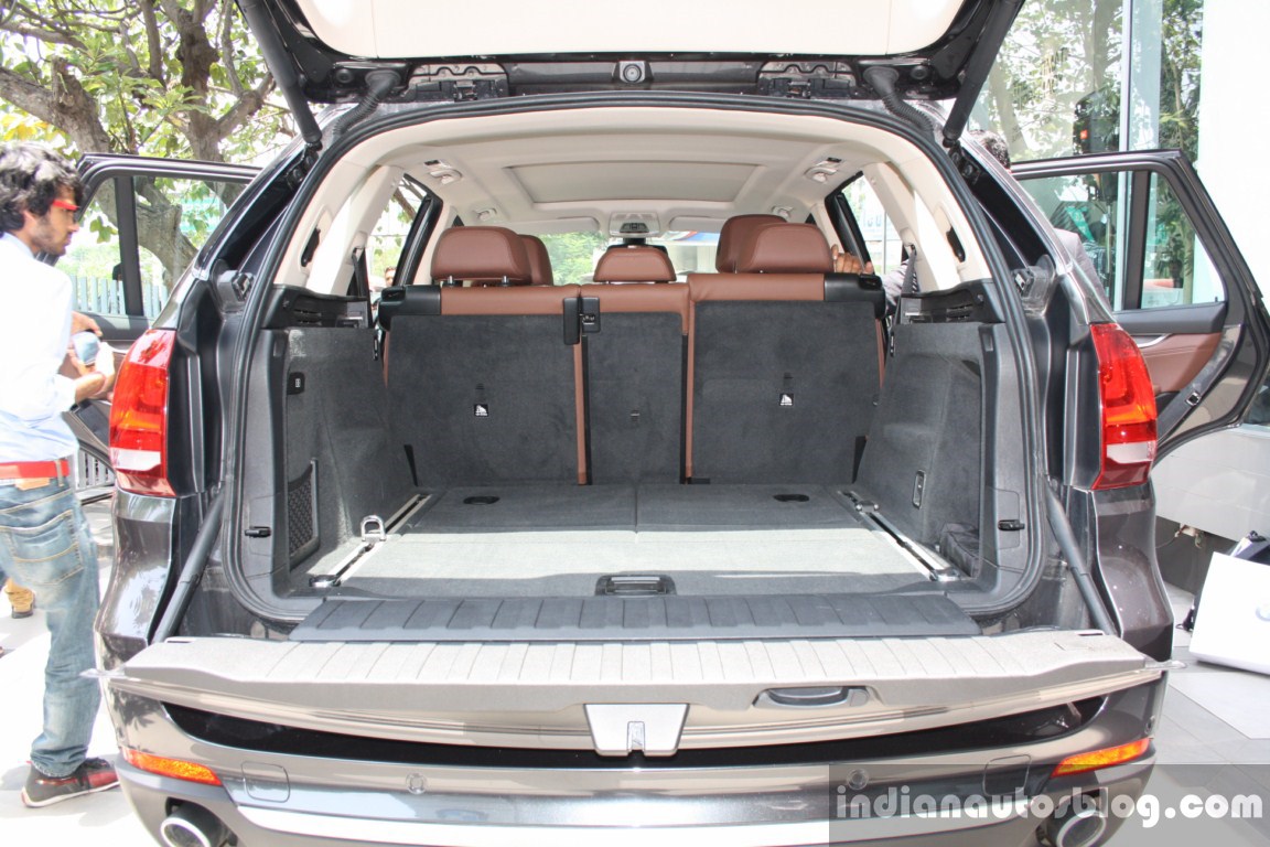 BMW X5 boot with tailgate