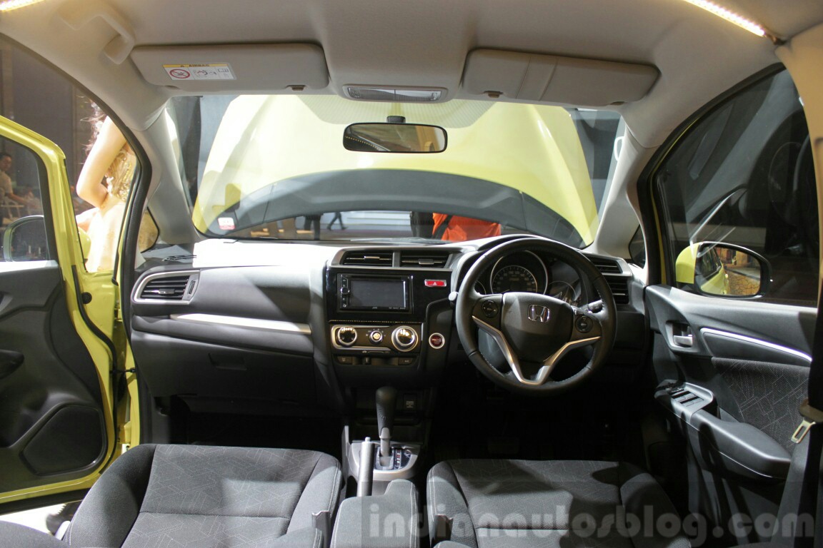 Подкрылки задние honda jazz