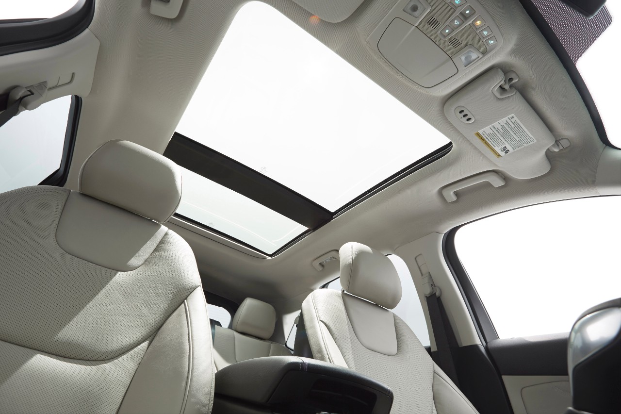 2015 Ford Edge official image sunroof