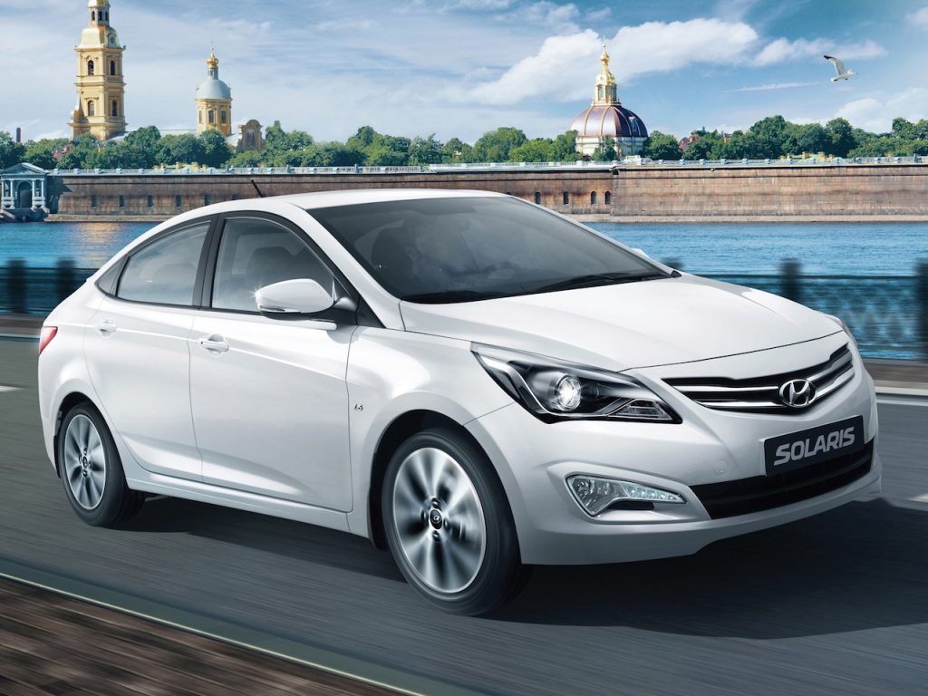 Hyundai Solaris facelift Russia press shots front quarter