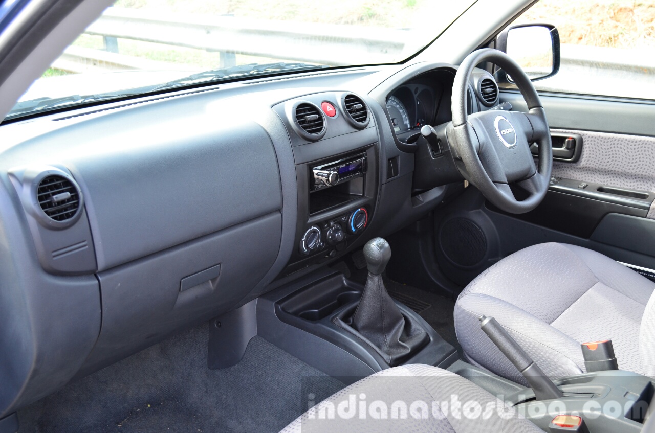 Isuzu D-Max Spacecab Arched Deck Review interior