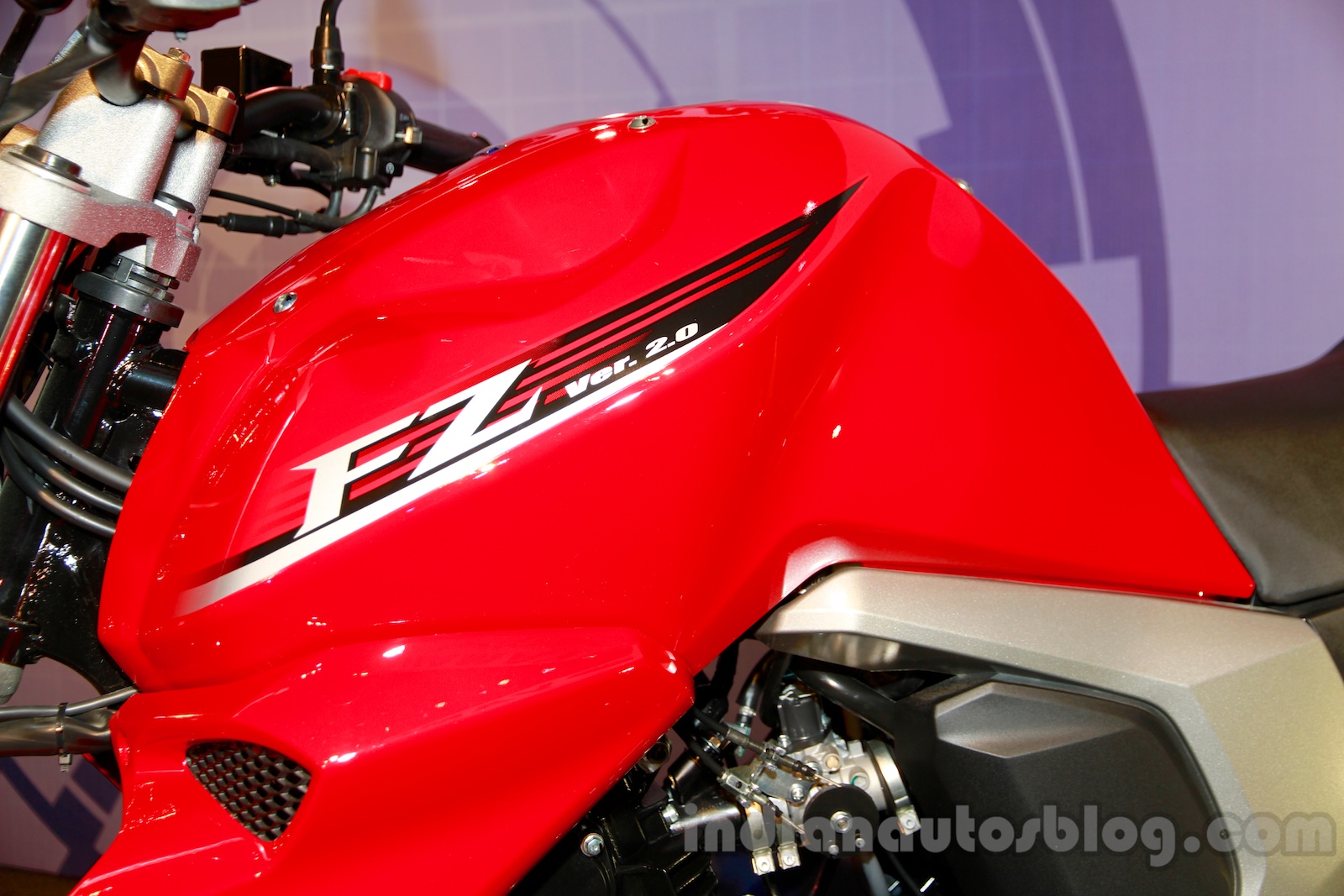 Yamaha fz version 2 best sale tank cover