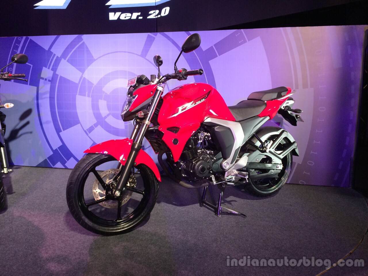 Yamaha FZ FI V2.0 red live image