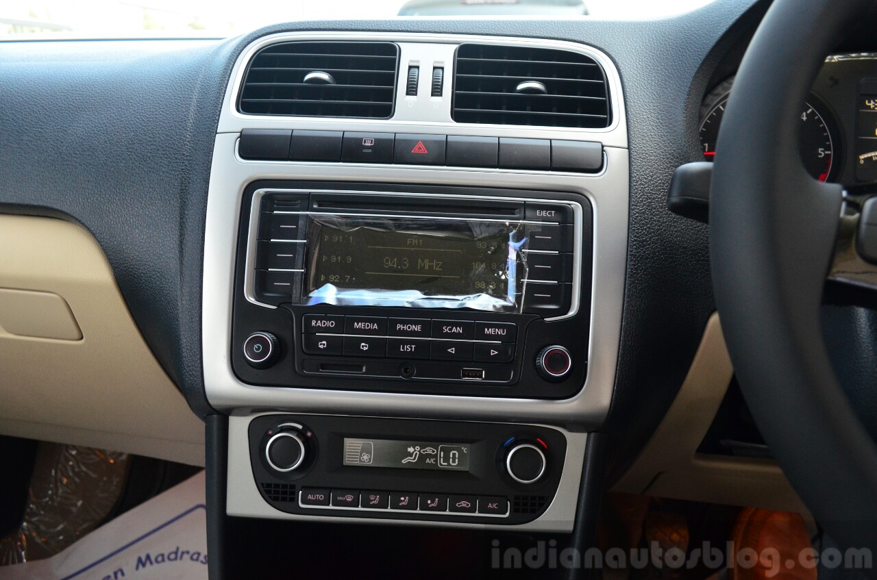 2014 VW Polo facelift first drive center console