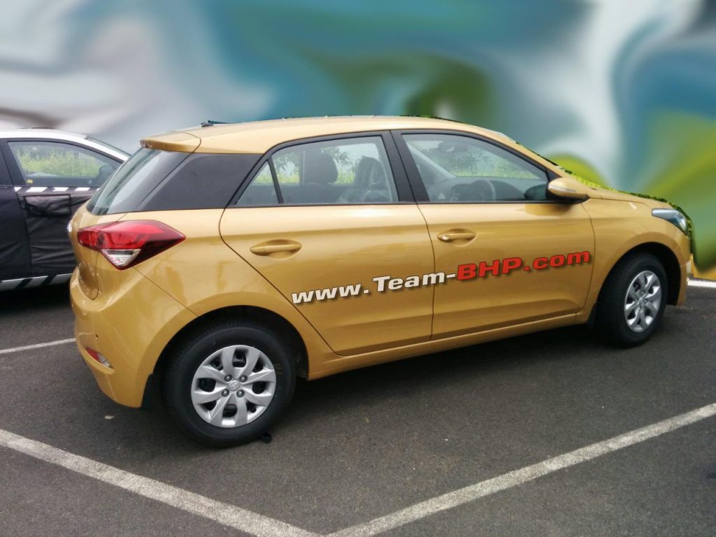 2015 Hyundai i20 revealed spy side
