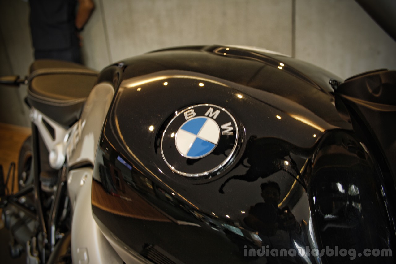 BMW R nineT fuel tank logo