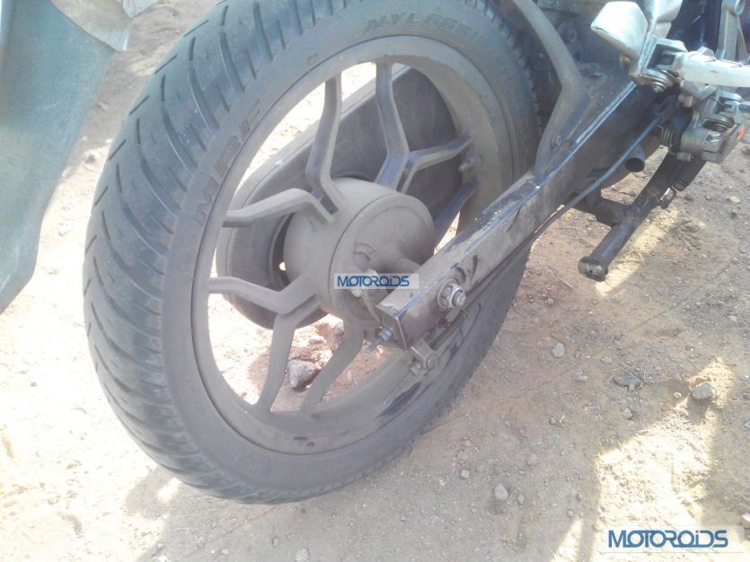 Bajaj Pulsar 150 NS spied swing arm