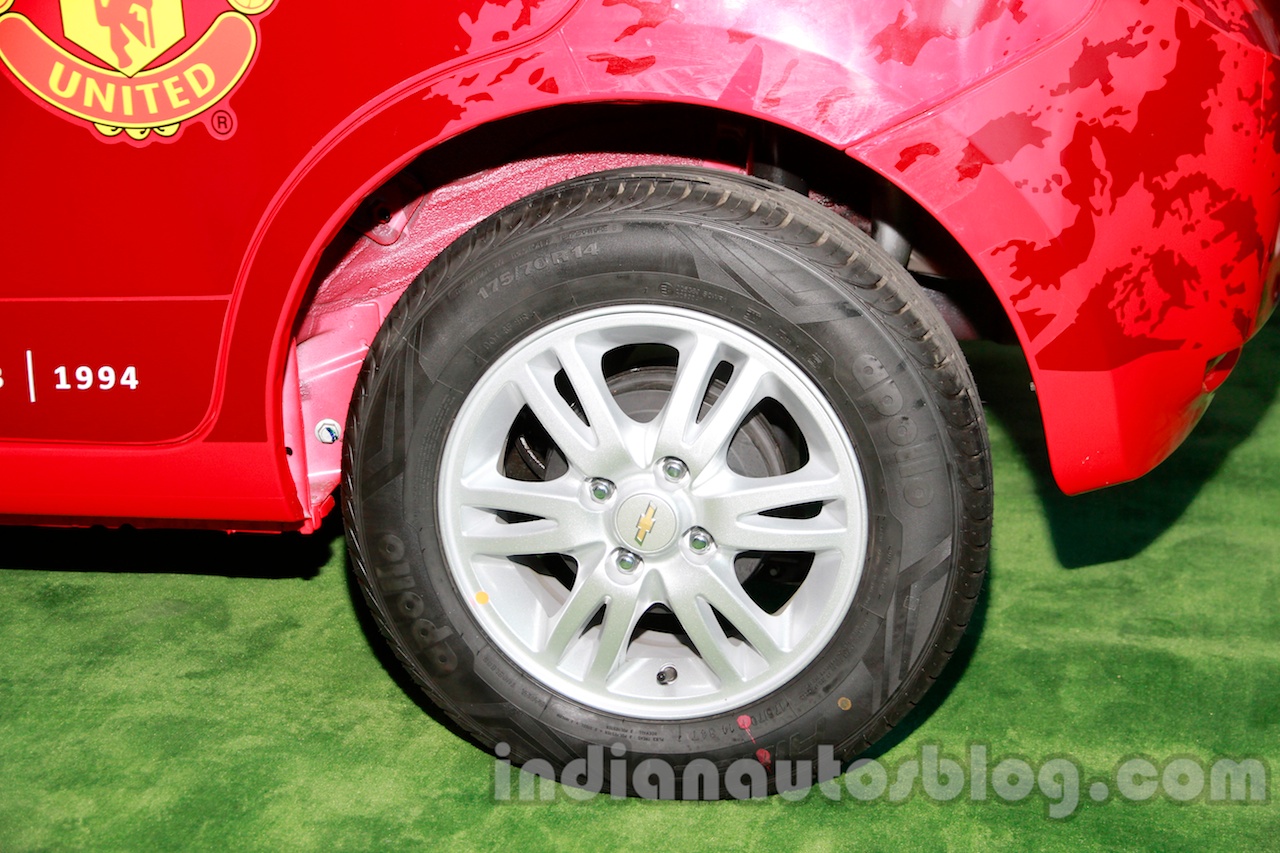 Chevrolet Sail UVA Manchester United Edition alloy wheels