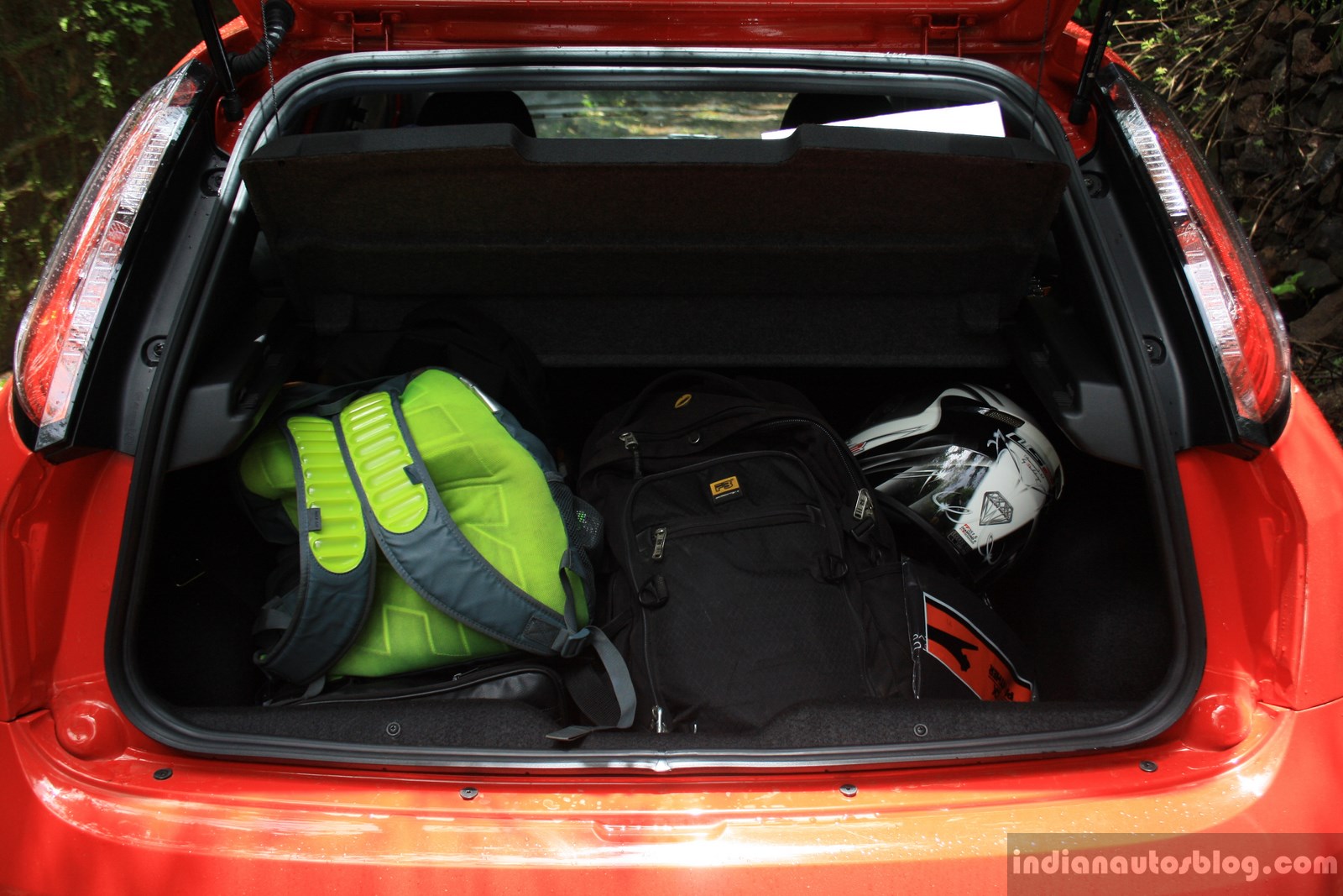 Fiat Punto Evo Sport 90 HP diesel review boot