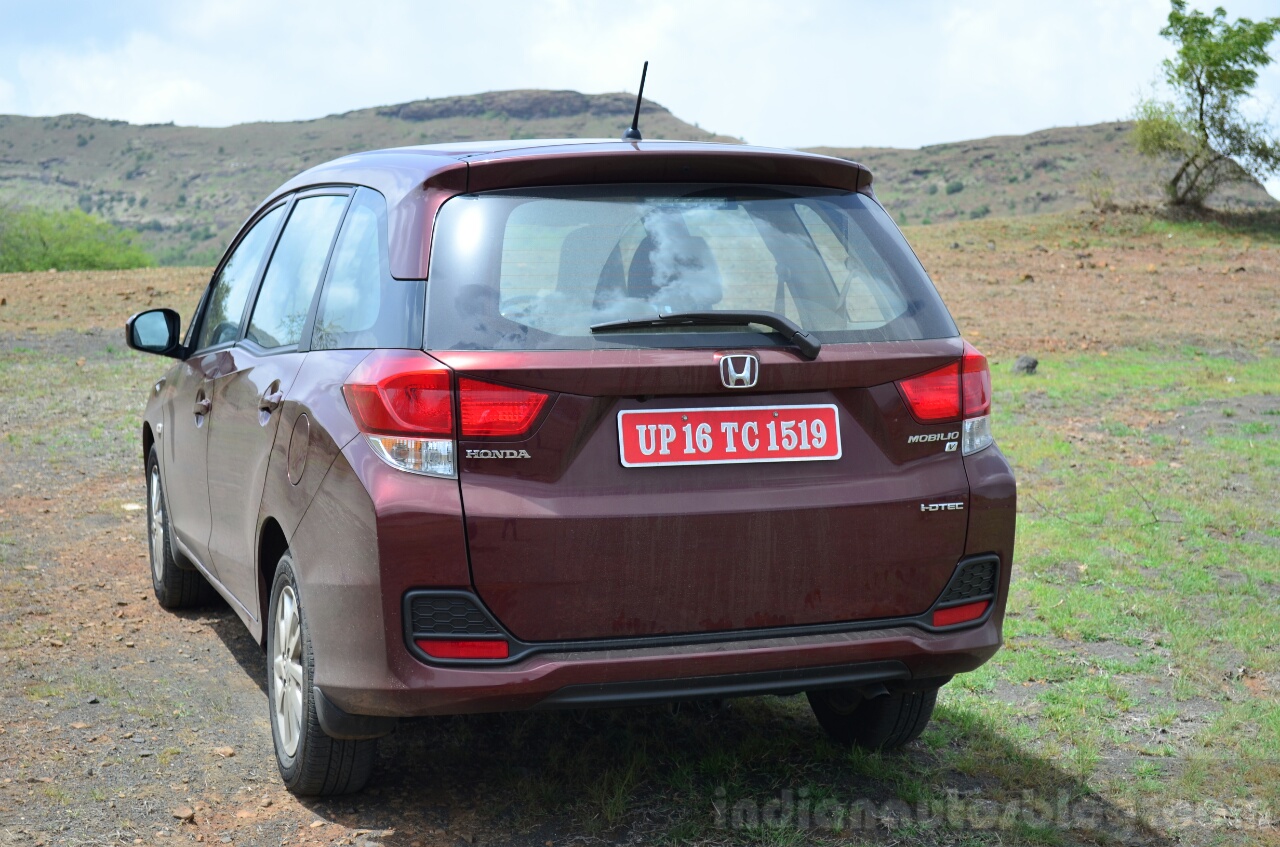  Honda  Mobilio Diesel  Review rear quarter