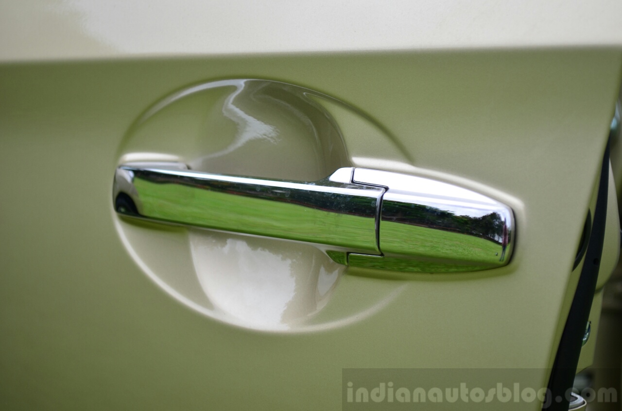  Honda Mobilio RS India live image door handle 