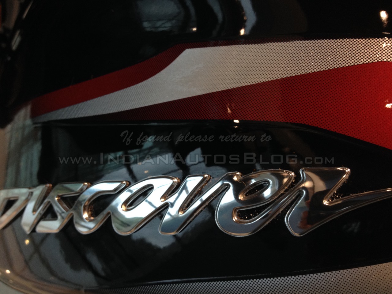 New Bajaj Discover 150 S logo