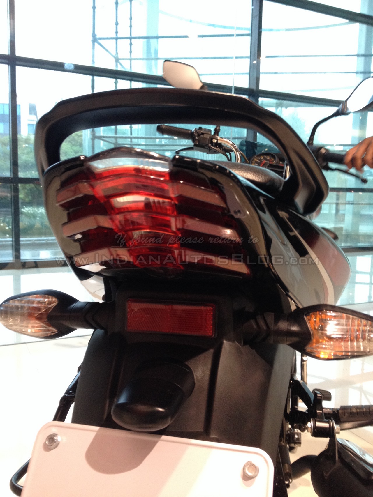 bajaj discover 125 tail light price