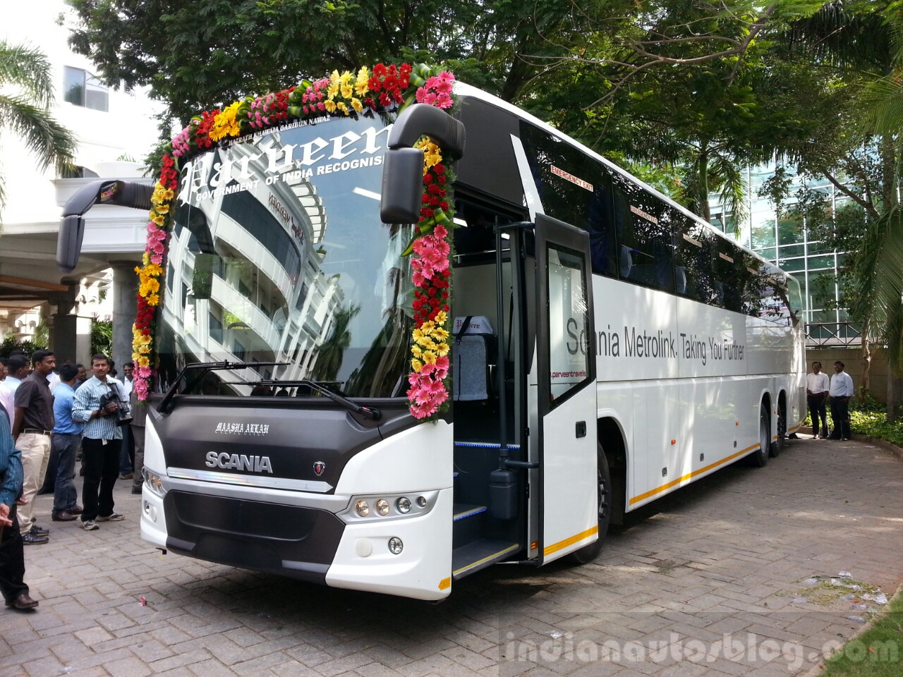 Scania Metrolink Parveen Travels Chennai front three quarters
