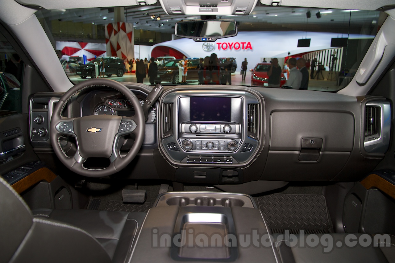 2015 Chevrolet Silverado at the 2014 Moscow Motor Show 