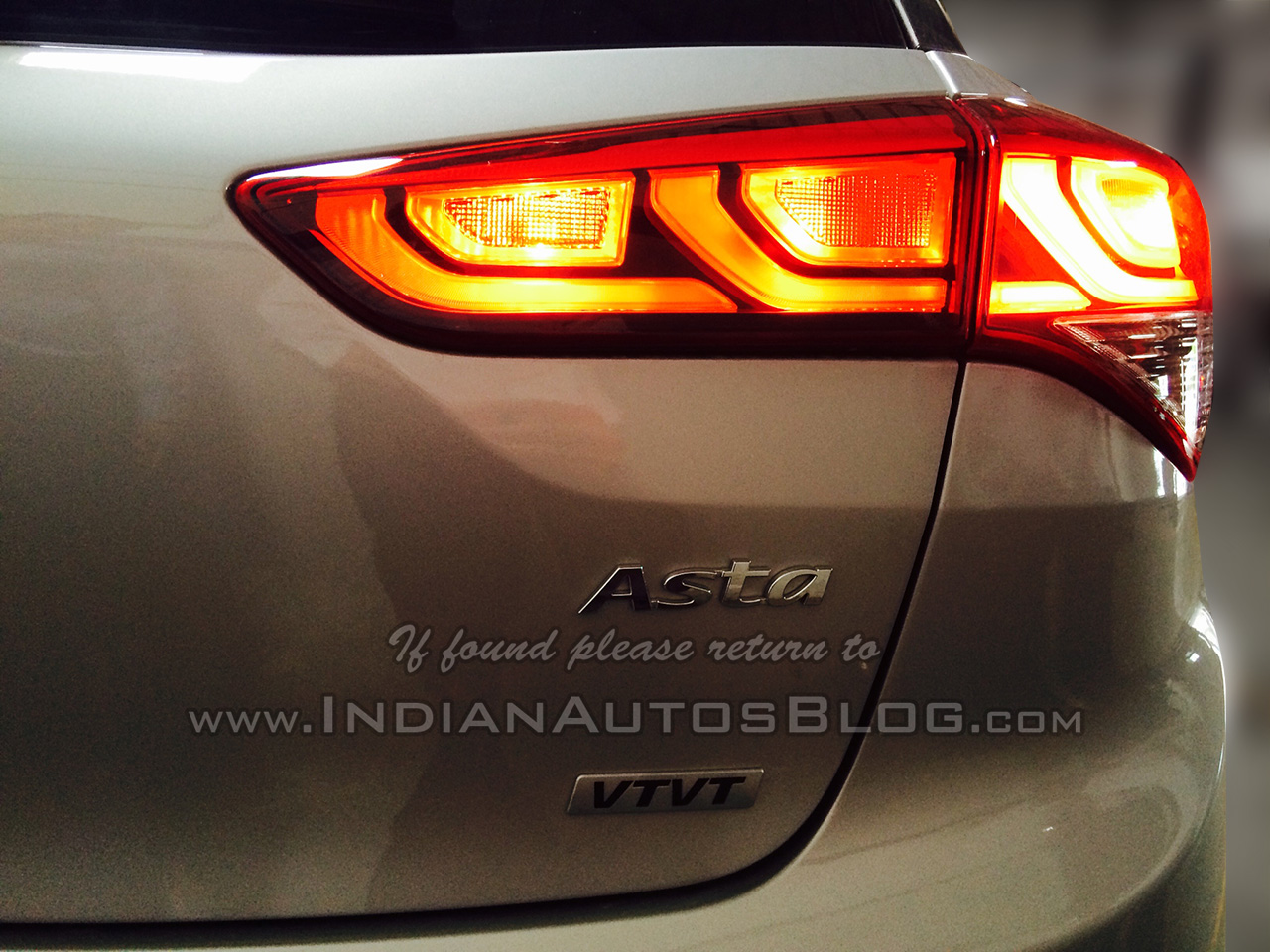 2015 Hyundai Elite i20 Asta taillight glow pattern