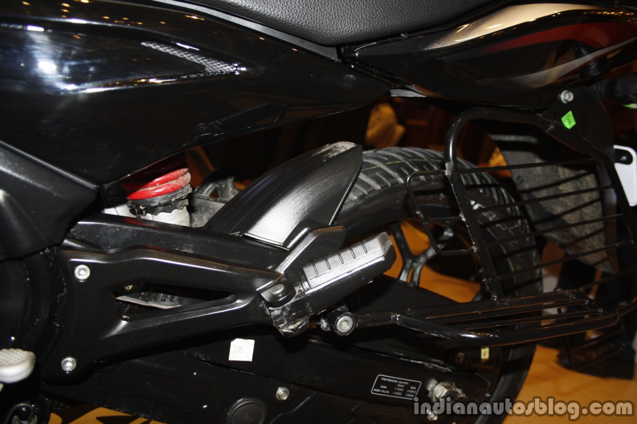 Bajaj Discover 150 F Launch swing arm