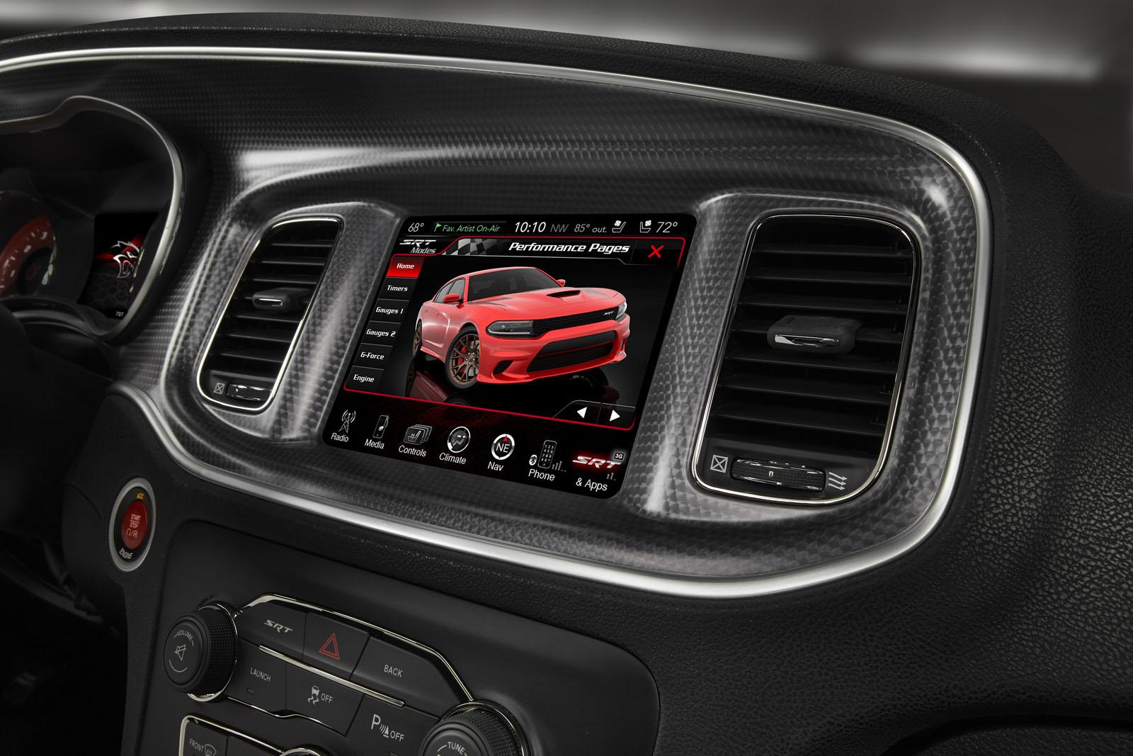Dodge Charger SRT Hellcat multimedia infotainment system