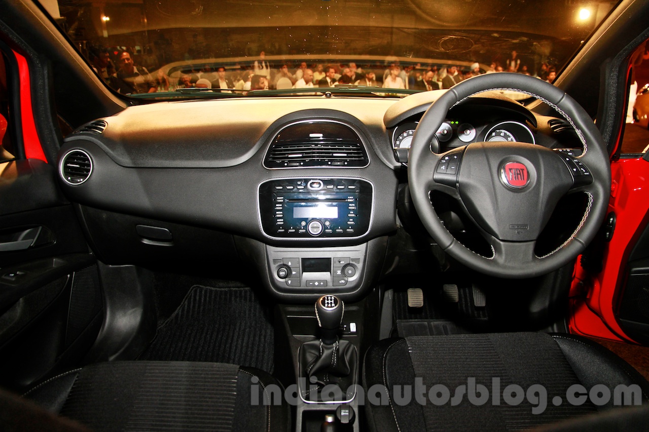 Fiat Punto Evo dashboard at the launch