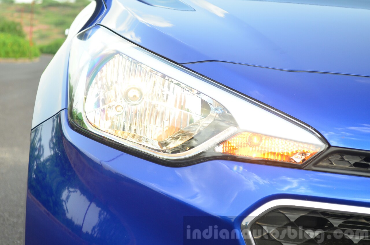 Hyundai Elite i20 Diesel Review front lights