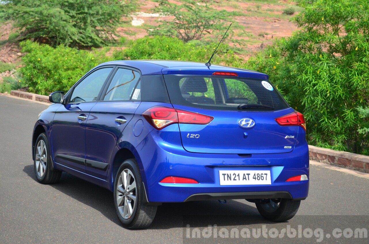 Hyundai Elite i20 Diesel Review rear angles