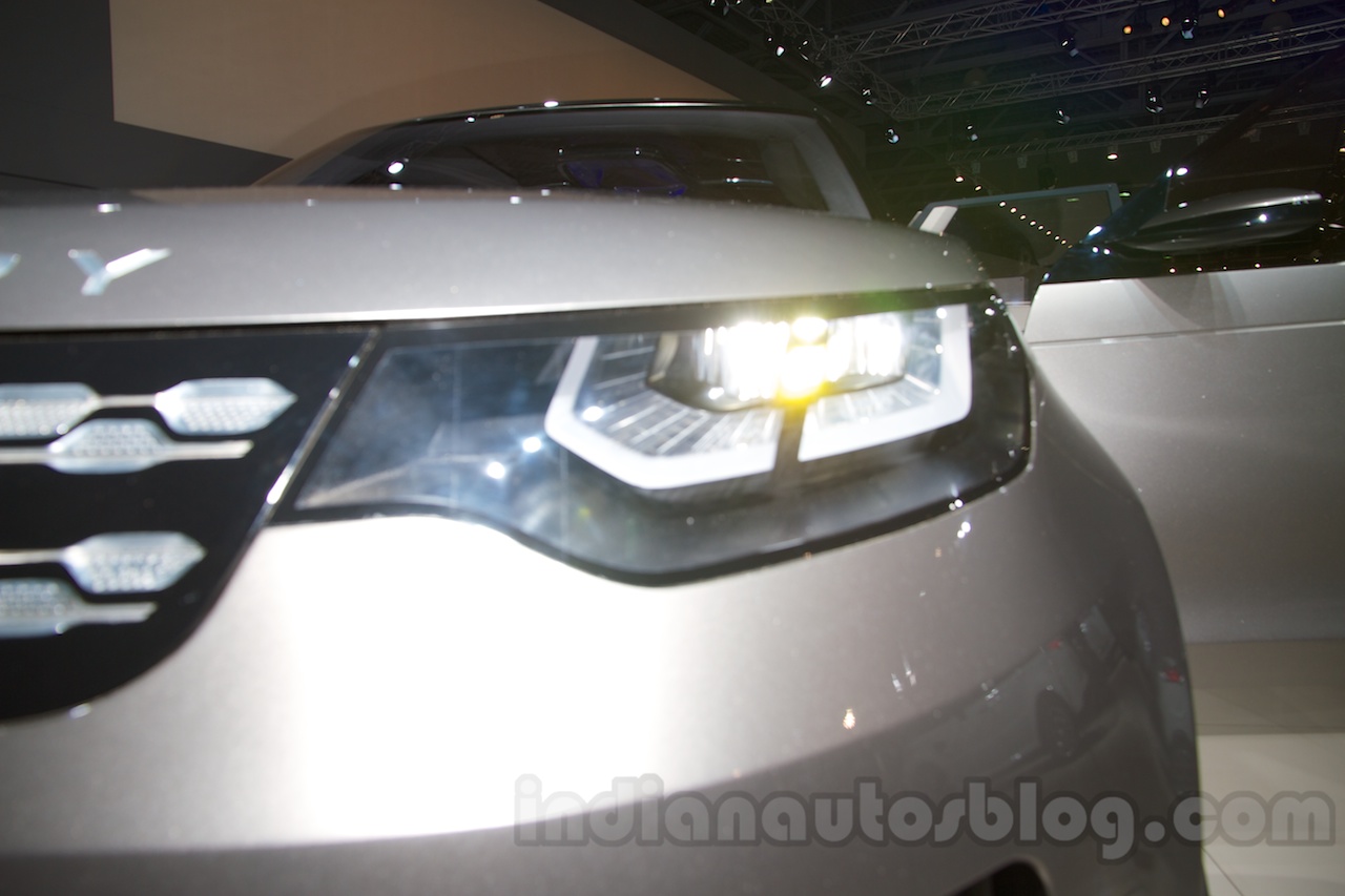 Land Rover Discovery Vision Concept headlamp at the 2014 Moscow ... Land Rover Discovery Vision Concept headlamp at the 2014 Moscow ...