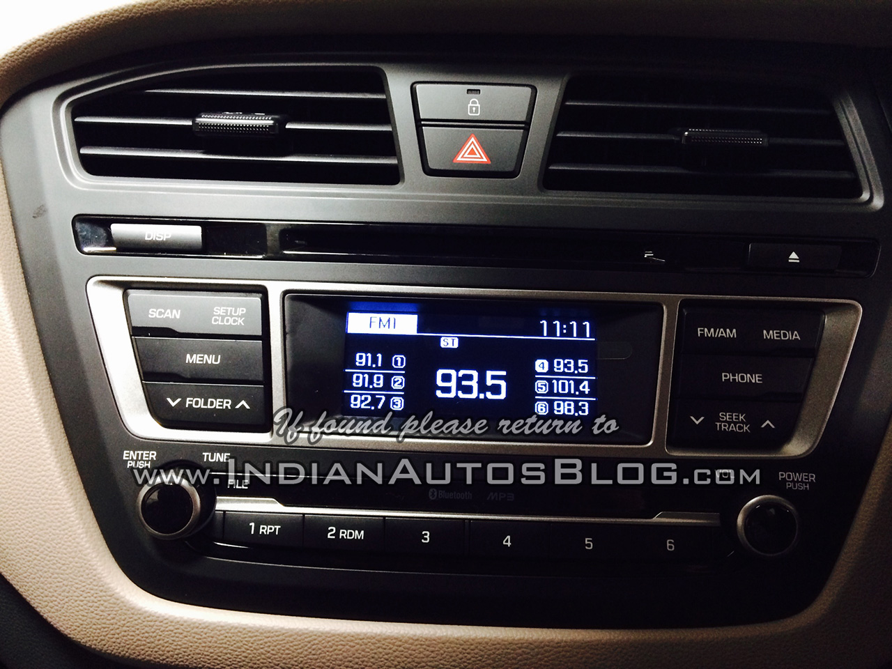 Spied 2015 Hyundai Elite i20 music system