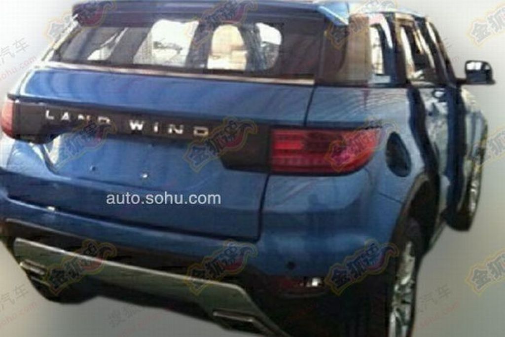 Landwind x7 clone evoque spied rear