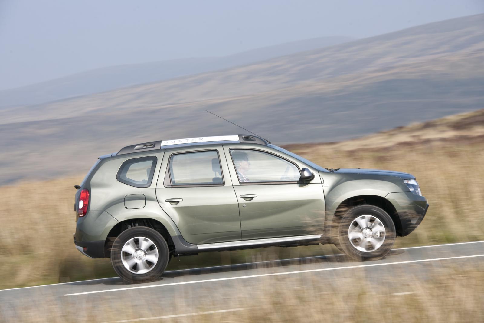 2015 Dacia Duster for UK side press image