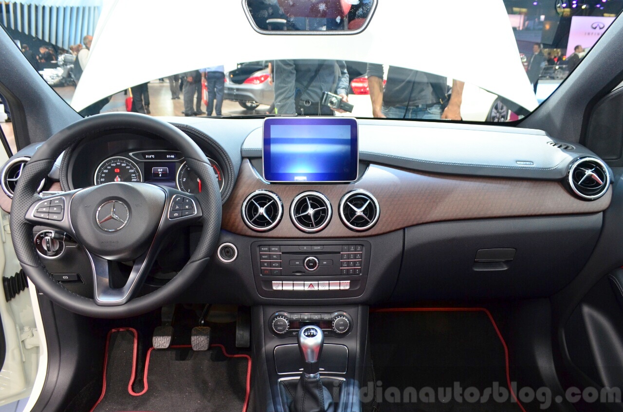 2015 Mercedes B Class interior at the 2014 Paris Motor Show