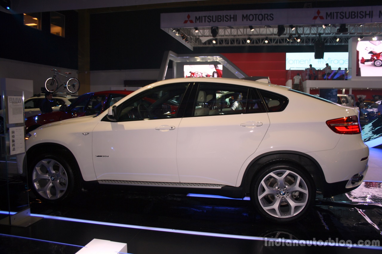 BMW X6 side at the Philippines International Motor Show 2014