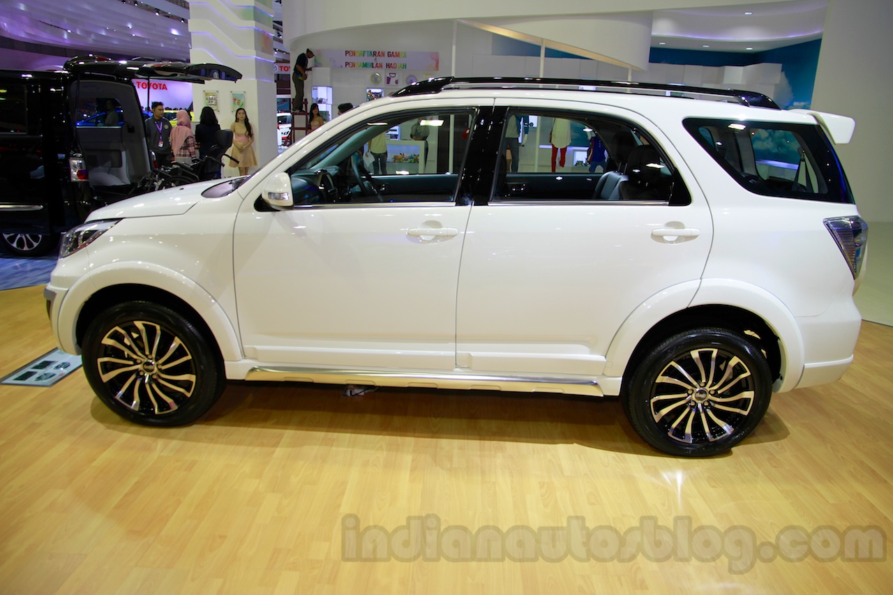 Daihatsu Terios Spirit side view at the 2014 Indonesia 