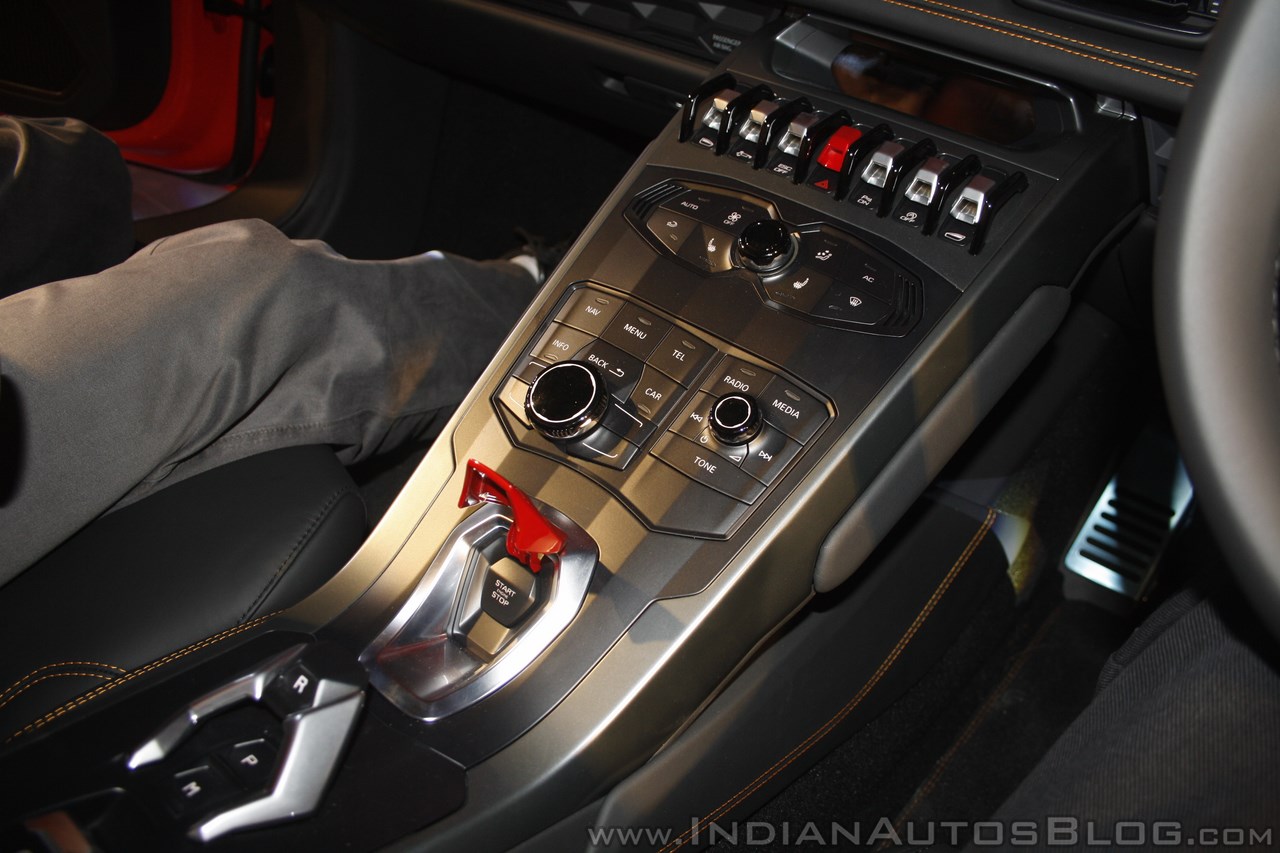 Lamborghini Huracan India Launch center console