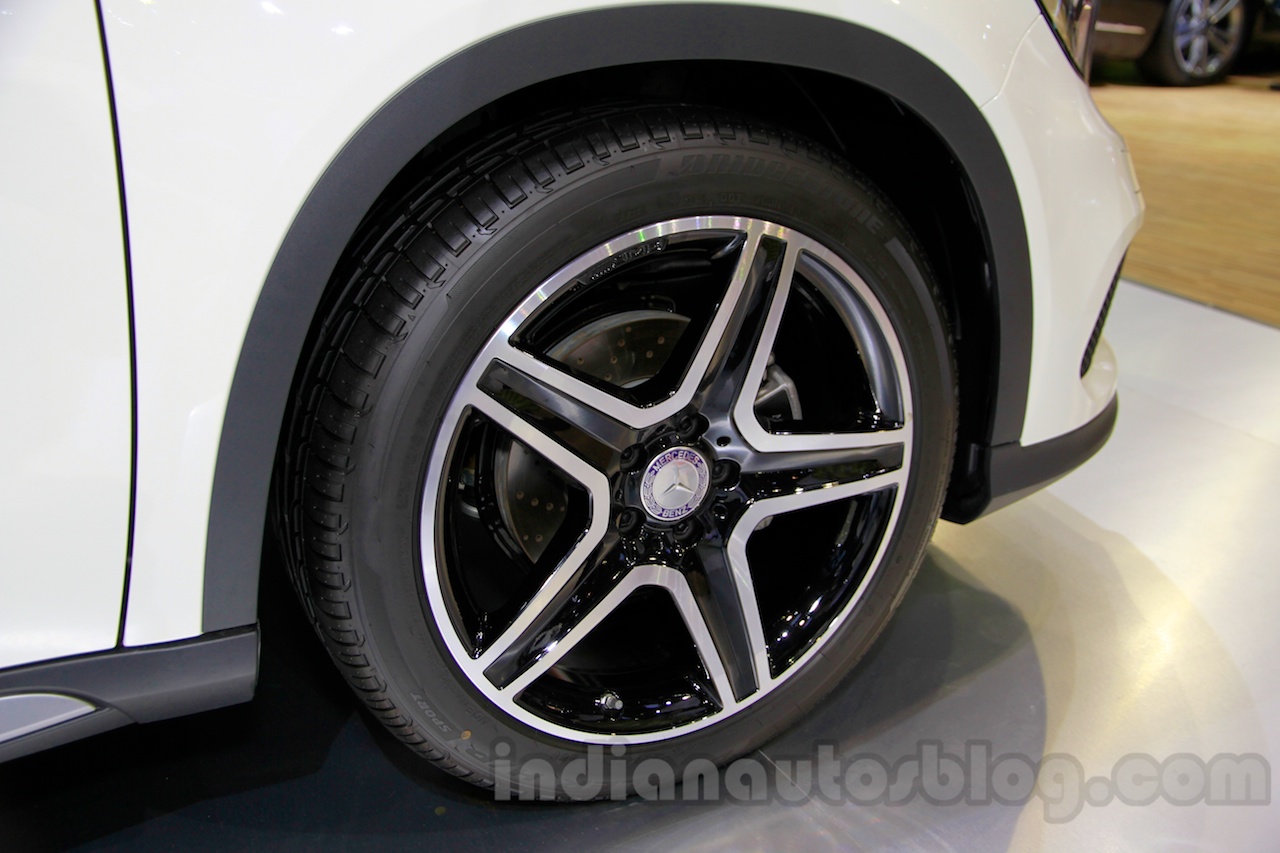 Mercedes GLA alloy wheel at the Indonesia International Motor Show 2014